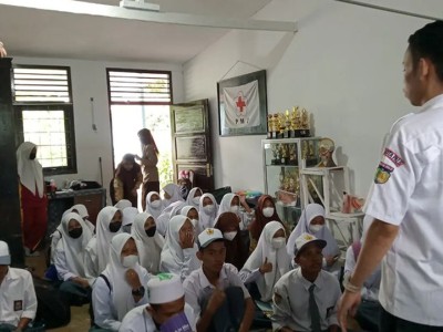 Palang Merah Remaja (PMR)